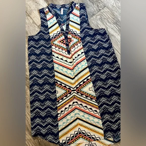 LOT 12 TOPS EUC 2x/3x - EUC - Picture 7 of 13